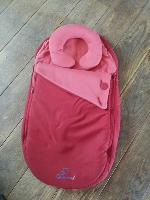 Quinny Moodd cocoon baby nest footmuff cosy toes Newborn red