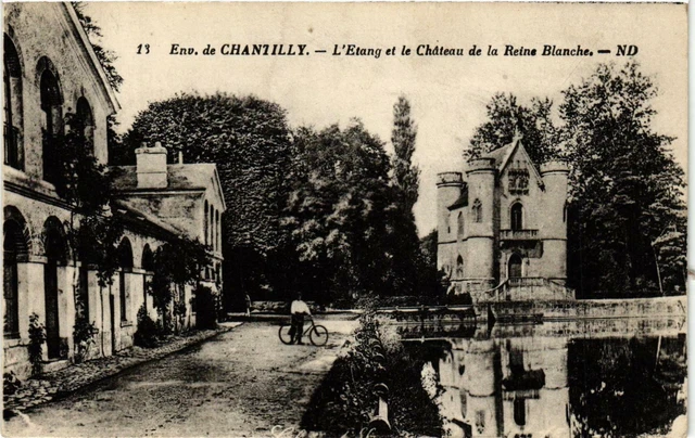 CPA Chantilly- Etang et le Chateau de la Reine Blanche FRANCE (1008687)