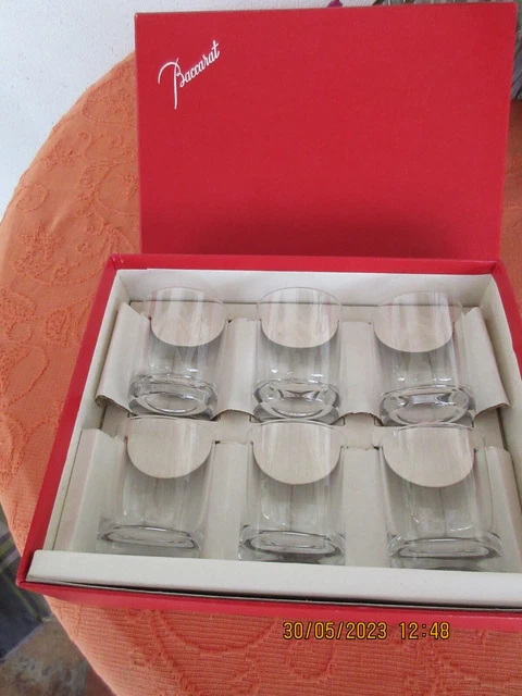 BACCARAT 6 verres  cristal modèle " Perfection" dans leur coffret, estampillés.