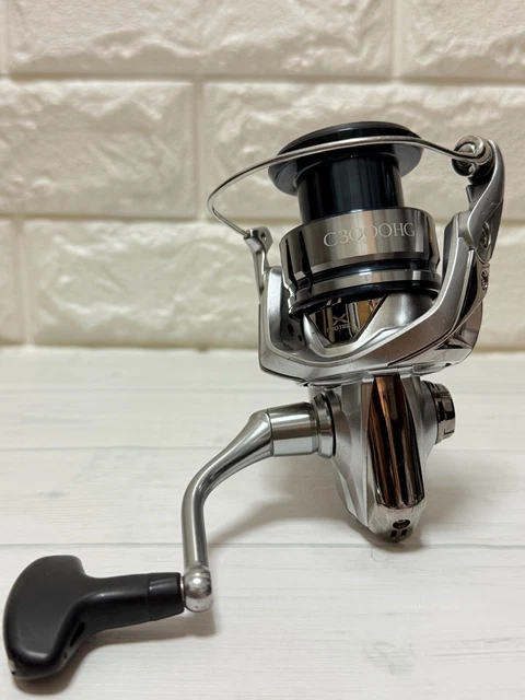 SHIMANO 19 STRADIC C3000HG Spinning Reel japan with box
