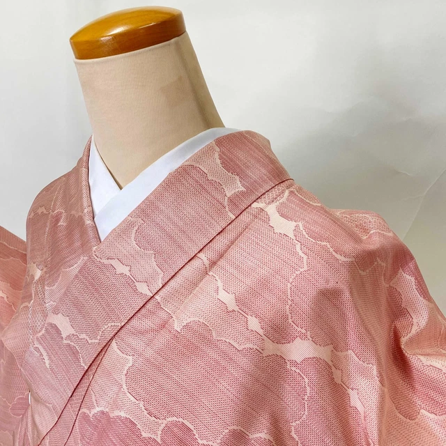 VINTAGE Japanese Kimono Oshima Tsumugi Silk Casual Wear Haori Pink G-566