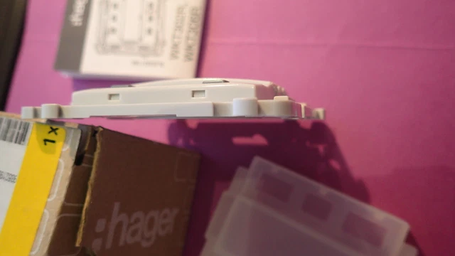 HAGER TEBIS WKT302R Kallysta KNX - Bouton Poussoir 2 entrées RADIO sans FIL 3