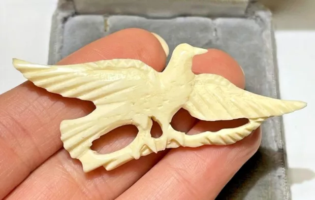 Vintage Handmade Sculpté Ancien Celluloïd Plastique Aigle Oiseau Broche