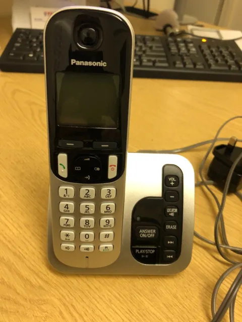 Panasonic KX-TGC220E Digital Cordless Answering System Cordless Home Phone.