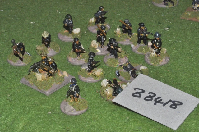 20mm modern / vietnam - VC 16 figs - inf (88418)
