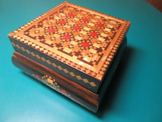 4"  Vintage Collectible Inlaid Wooden Trinket Box Straw Ukraine Soviet Era USSR