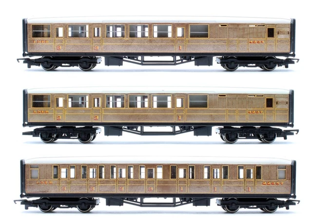 HORNBY 'OO' GAUGE Rake Of 3 Lner Teak 1St/3Rd Class Composite Coaches £ ...