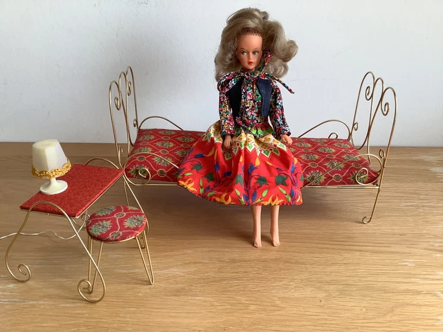 Ancienne Poupée Tressy Bella Des Années 60-70 - Hauteur 31cm