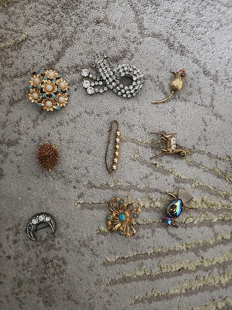 Lot De 6 Badges Policier Argentés En Métal – Accessoires Cosplay Et Jeu De Rôle – Avec 1 Cœur En Résine Colorée – Idéal Pour Halloween Et Soirées Thème