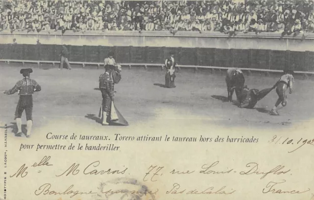 Cpa Theme Tauromachie Corrida De Toros Torero Attirant Le Taureau Hors Des Barri