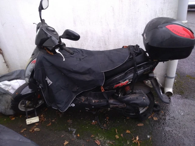 Scooter 50cc d'occasion avec option intégrée 