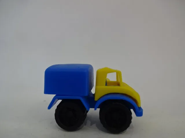 70er Jahre / Gelber Pritschenwagen mit blauer Plane - 35 mm lang
