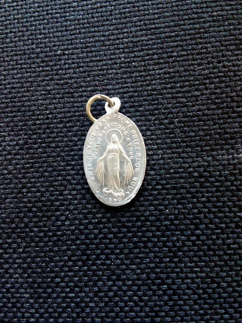Pendentif Médaille Ancien Plaqué Or – Vierge Religieuse Avec émaux