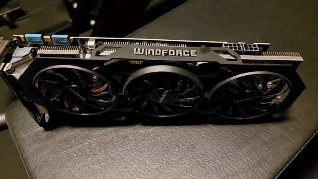 GIGABYTE GeForce GTX 970 WINDFORCE 4GB GDDR5