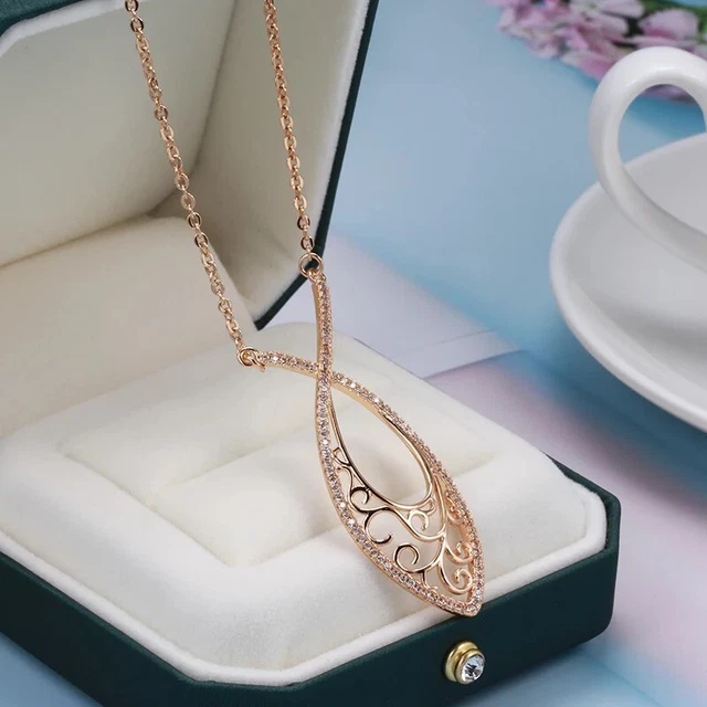 Christmas Offer ‼️14k Rose Gold Plated Luxury Oriental Flowers Pendant &Necklace