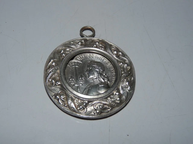 Pendentif Ancien Art Nouveau - Médaille Enfant, Métal Argenté