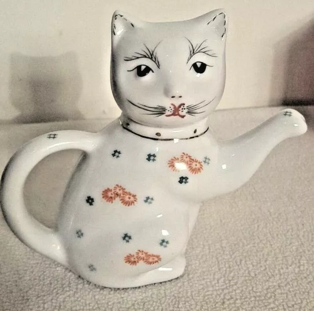 1991 Lucky Chinese Cat by Alberbe Price Products Tiny Teapot