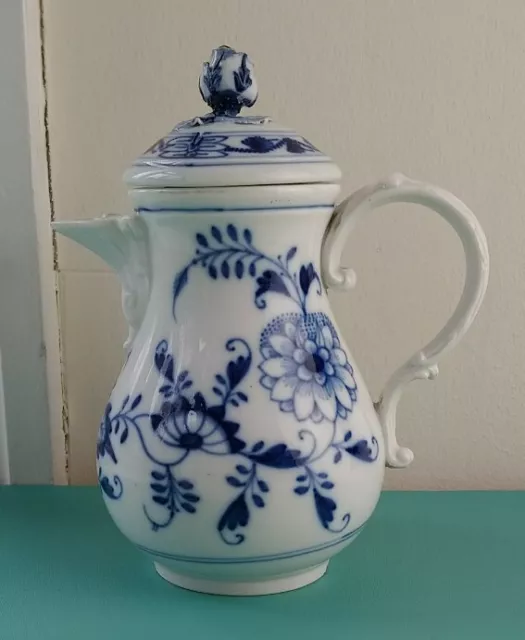 Meissen Blue Onion Pot Hand Painted German 17cm tall c1900 Antique