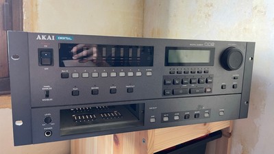 RECORDER NUMERIQUE SUR DISC SCSI AKAI DD8 PLUS 