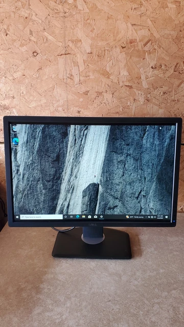 Dell UltraSharp U2412M 24-Inch Screen LED-Lit Monitor *Great Shape*