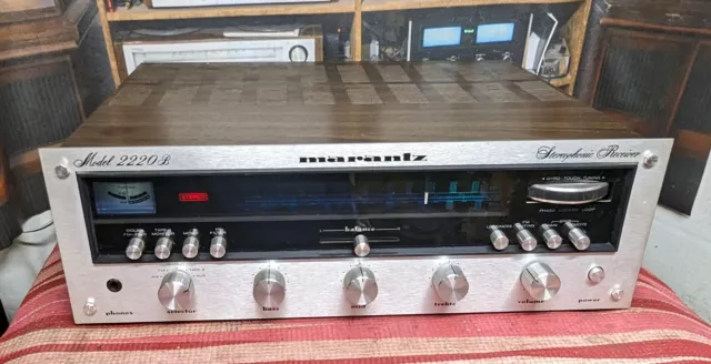 Marantz 2220B receiver with gryo-touch tuning