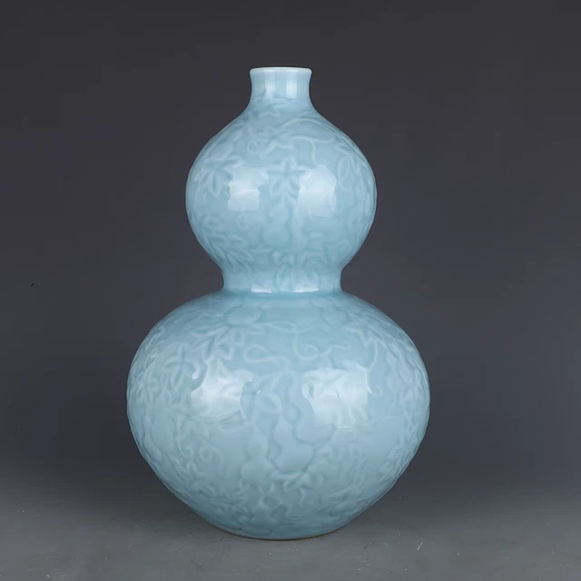 Beautiful China Freehand Sketching Qing Monochrome Glaze Porcelain Calabash Vase