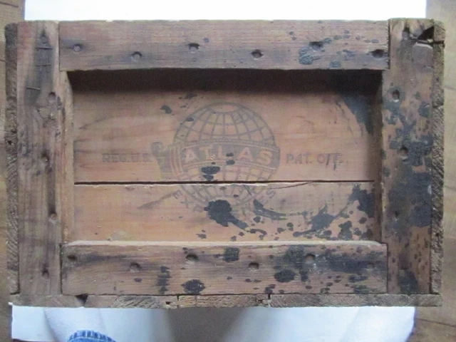 Vintage Atlas Powder Co Explosives BoX 4