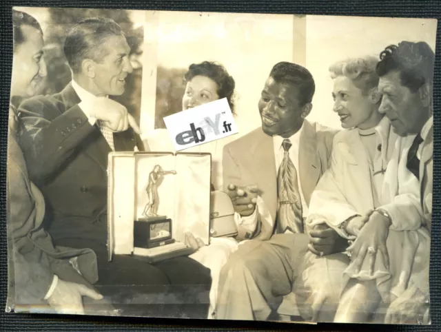 VERS 1950 - SPORT-BOXE .RAY ROBINSON/ G.CARPENTIER.PHOTO ORIGINALE.18 X 13 cm