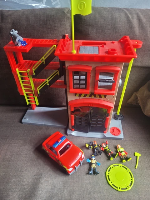 Imaginext Rescue Center FISHER PRICE IMAGINEXT Fire Engine And Fire Station rescue team play ...