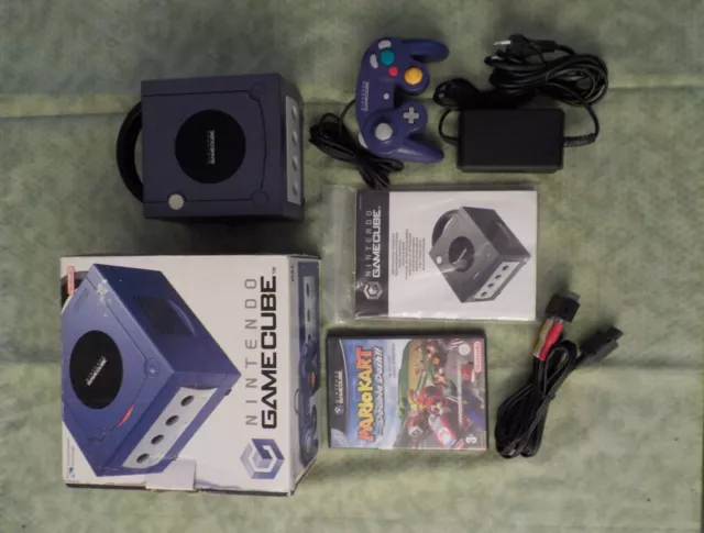 console nintendo game cube en boite+1 jeu mario kart en boite