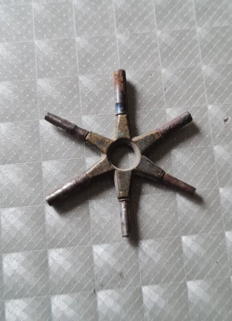 Ancienne Clé De Montre à Gousset - Calibre N°8, Occasion Très Bon état, Fabrication Française