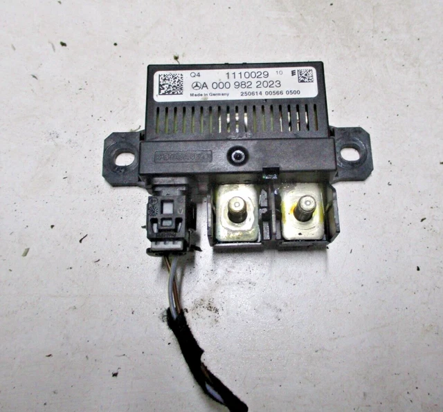 MERCEDES E CLASS W212 Battery Control Relay Module A0009822023 2010 To