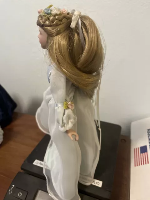 Vintage 1984 Avon Fairy Tale Porcelain CINDERELLA  Doll w/Stand, 9 1/2” tall 3