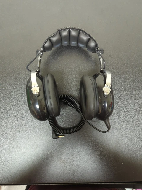 RADIO SHACK Racing Headphones RADIO SHACK Racing Headphones