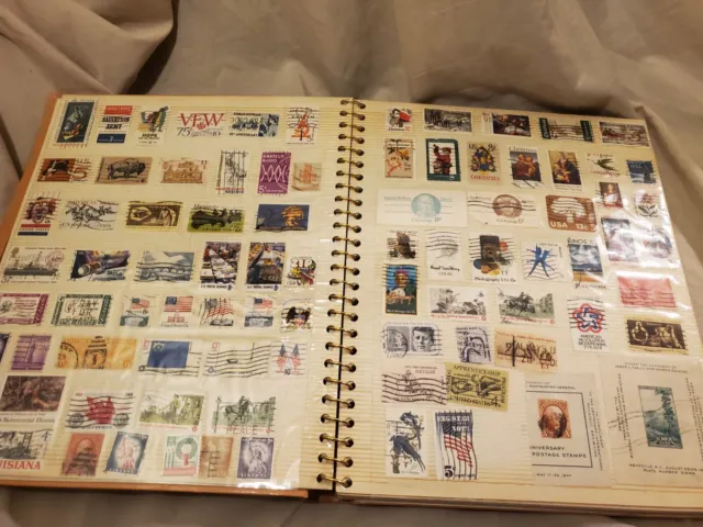 VTG 1970's World Stamp Album Book- 100's of Stamps Post Office