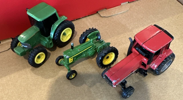 1/64 ERTL JOHN DEERE 520 NARROW FRONT Tractor Lot Of 3