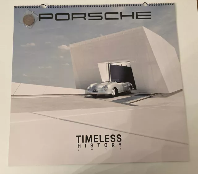 Porsche Timeless History Kalender + Medaille