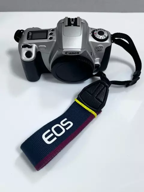 Canon EOS 300 35mm Analog Spiegelreflexkamera - nur Gehäuse