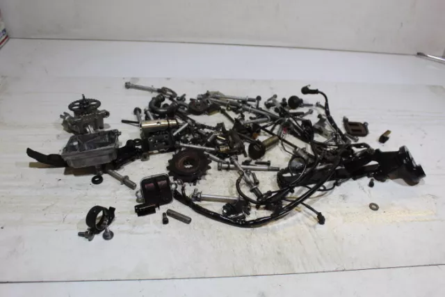 03-05 Yamaha Yzf R6 Parts And Hardware Lot