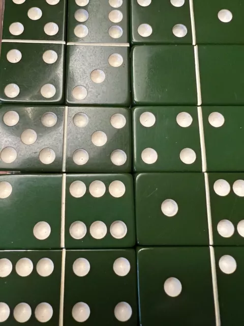 Bakelite Crisloid Company set of 28 green dominos - original clear box