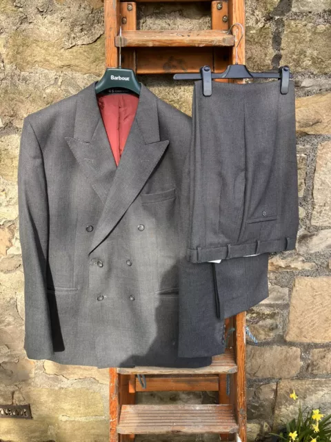 Men’s Vintage DAKS London 100% Wool Tweed Double-Breasted Suit Grey 42” W34 L31