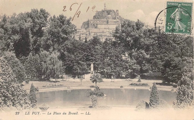 LE PUY -La Place du Breuil
