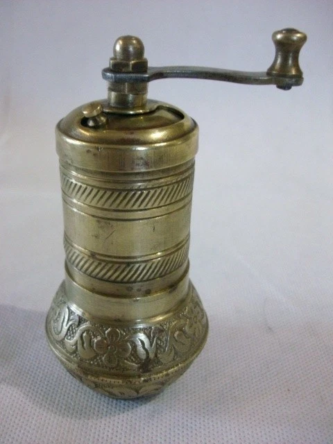 Petit Moulin à Poivre Turc Ancien - Cuivre - Afrique Du Nord, Fin XIXe (13.5 Cm)