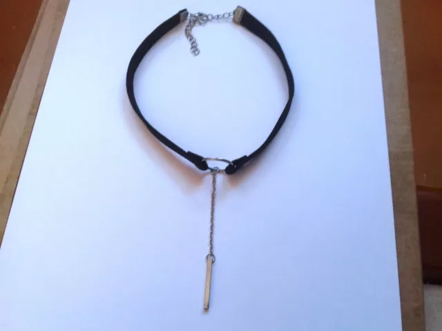 Collier ras de cou (choker)