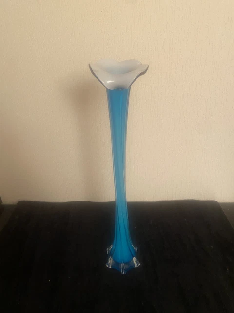 Vase Soliflore Pâte de Verre Couleur bleu fond transparent