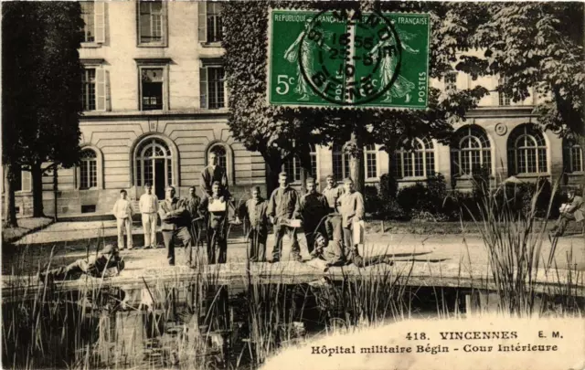 CPA AK VINCENNES Military Hospital Bégin Inner Court (672256)