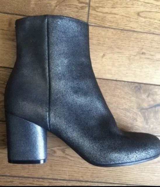 Maison Margiela Grey black metallic ankle boots booties Leather NEW Tabi 39IT 2