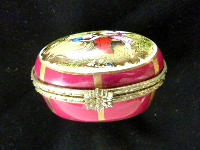 Ancienne Boîte à  Pilules En Porcelaine  - 6.5 x 4 x 4 cm