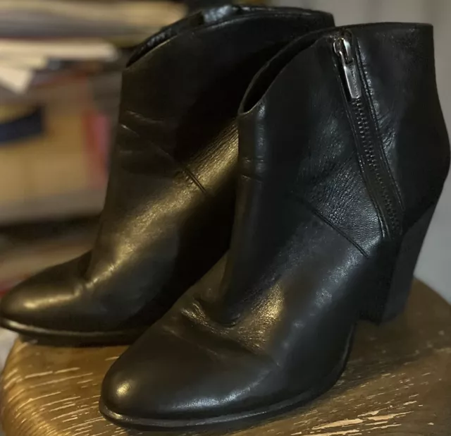 VINCE CAMUTO Women Size 7.5 Black Leather Franell Booties