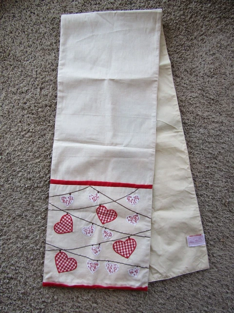 Ridgefield Home Valentine Red Heart Applique Table Cloth Runner Cream/Red